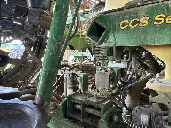 Used 2022 John Deere N530C Air Drills and Seeders at Koenig Equipment in Greensburg, IN - Photo16