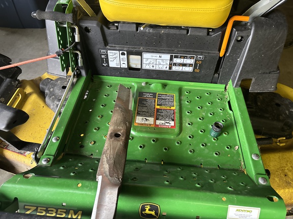 Used 2018 John Deere Z535M Zero Turn Mowers at Koenig Equipment in Amelia, OH - Photo7