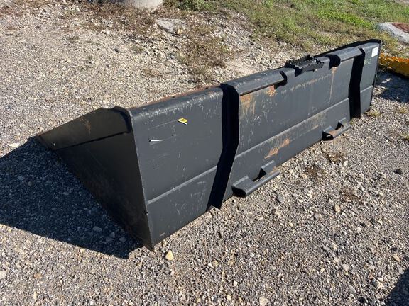 0 John Deere 76BUCKET