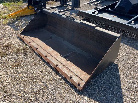 0 John Deere 76BUCKET