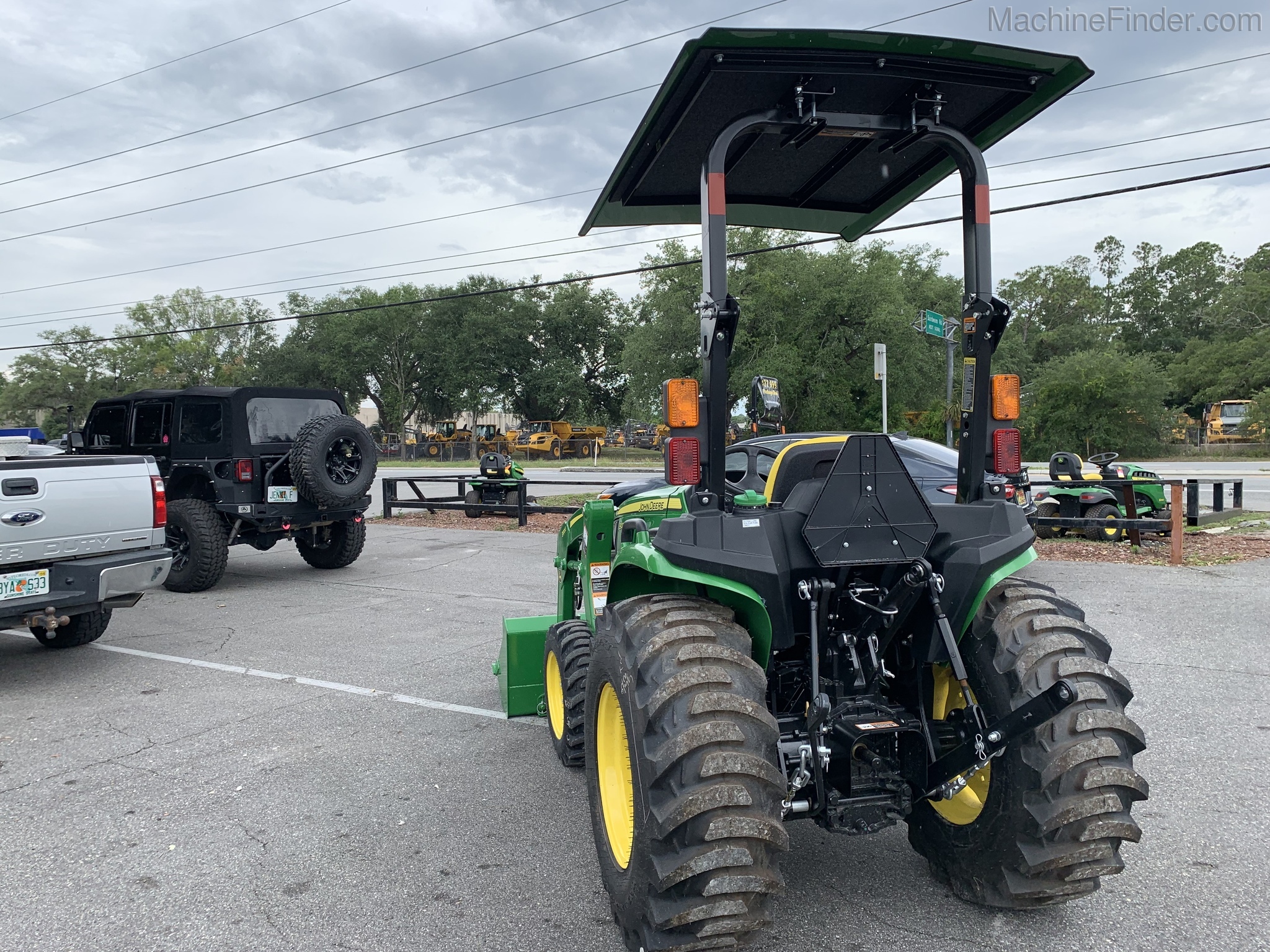 2020 John Deere 3038E Image 5