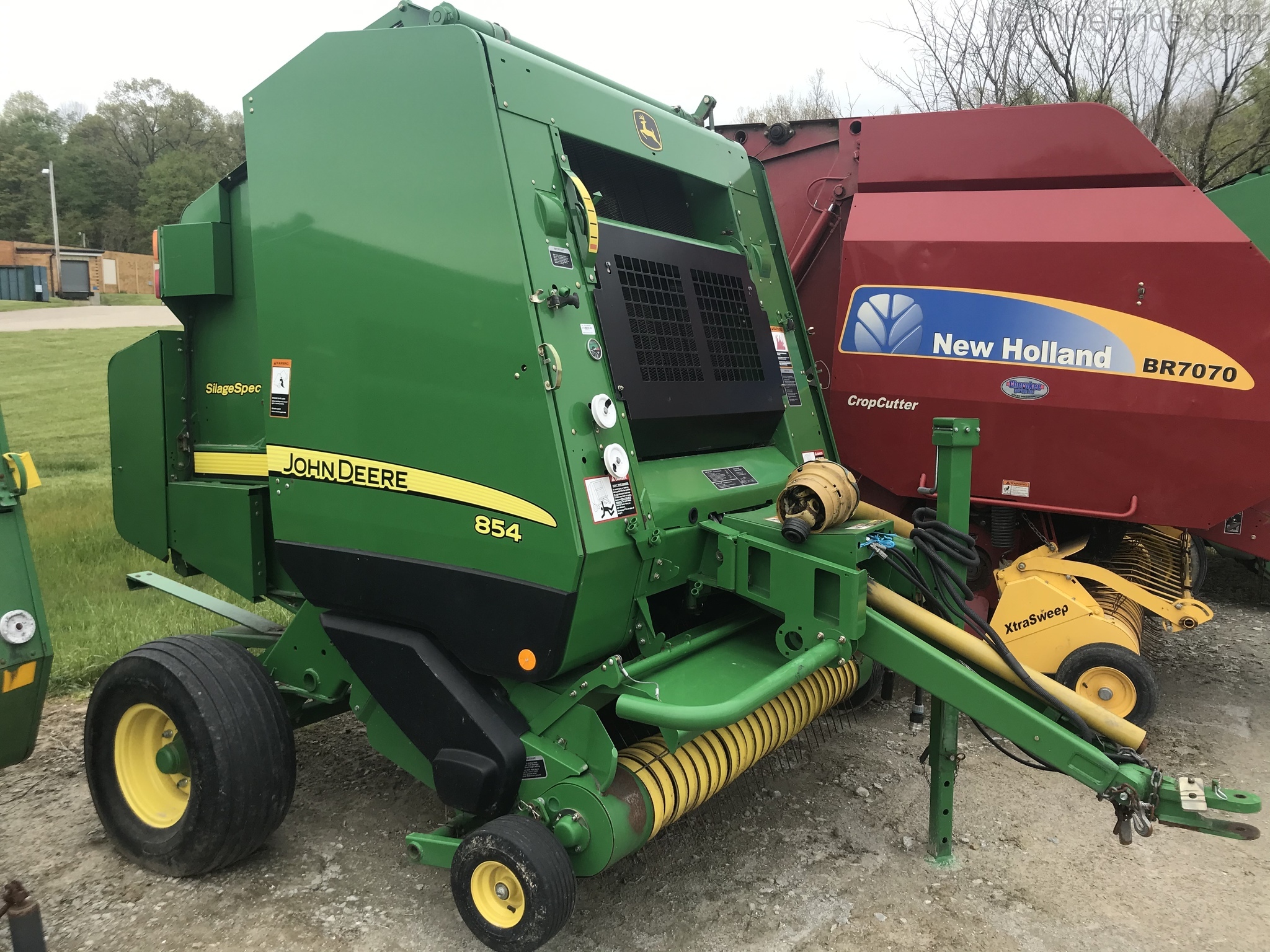 2010 John Deere 854 Silage Special Image 1