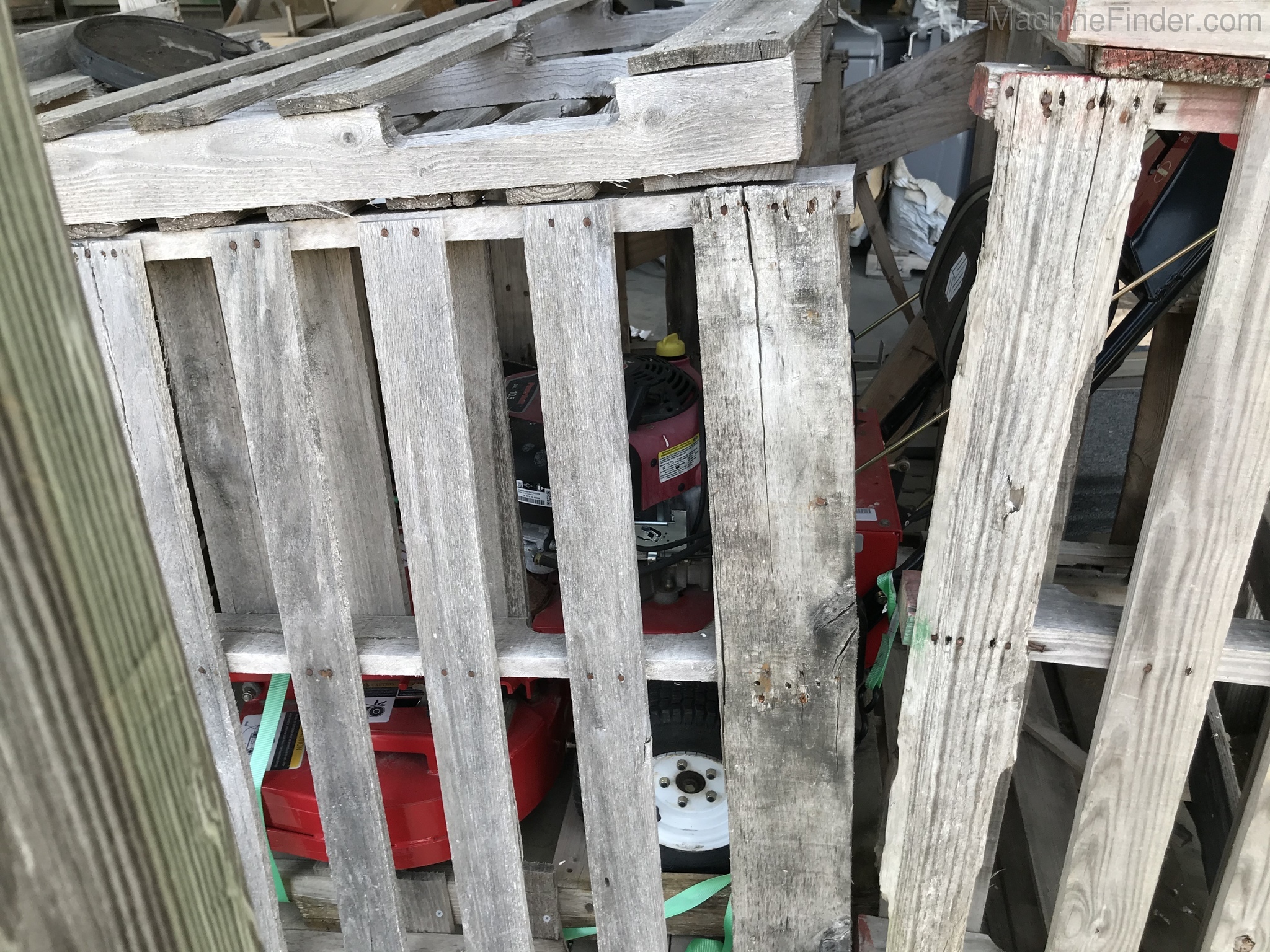 World Lawn 32 inch walk behind Image 4