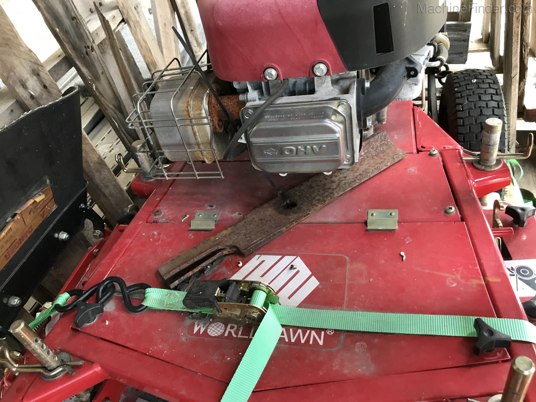 World Lawn 32 inch walk behind Image 1