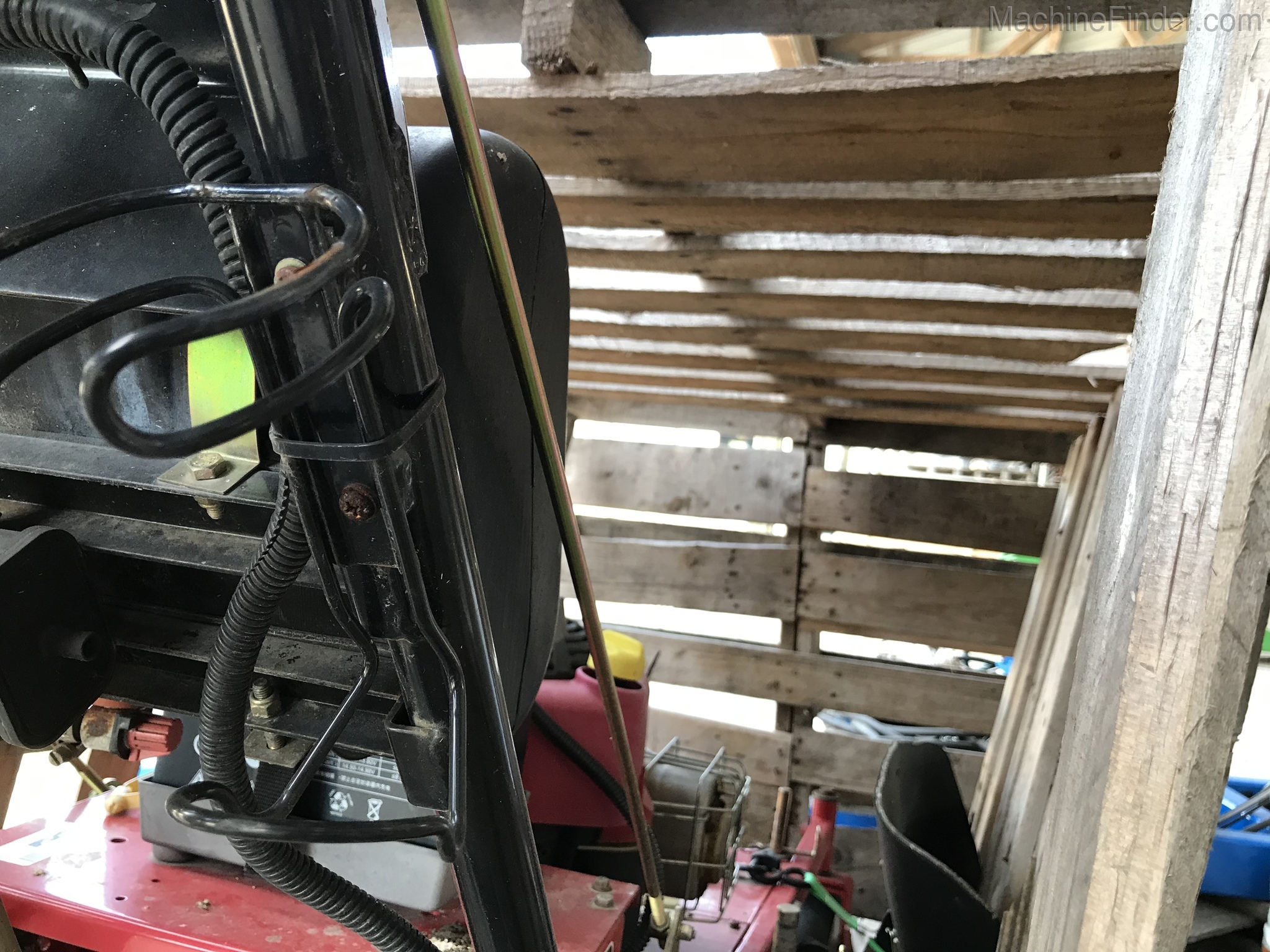 World Lawn 32 inch walk behind Image 3