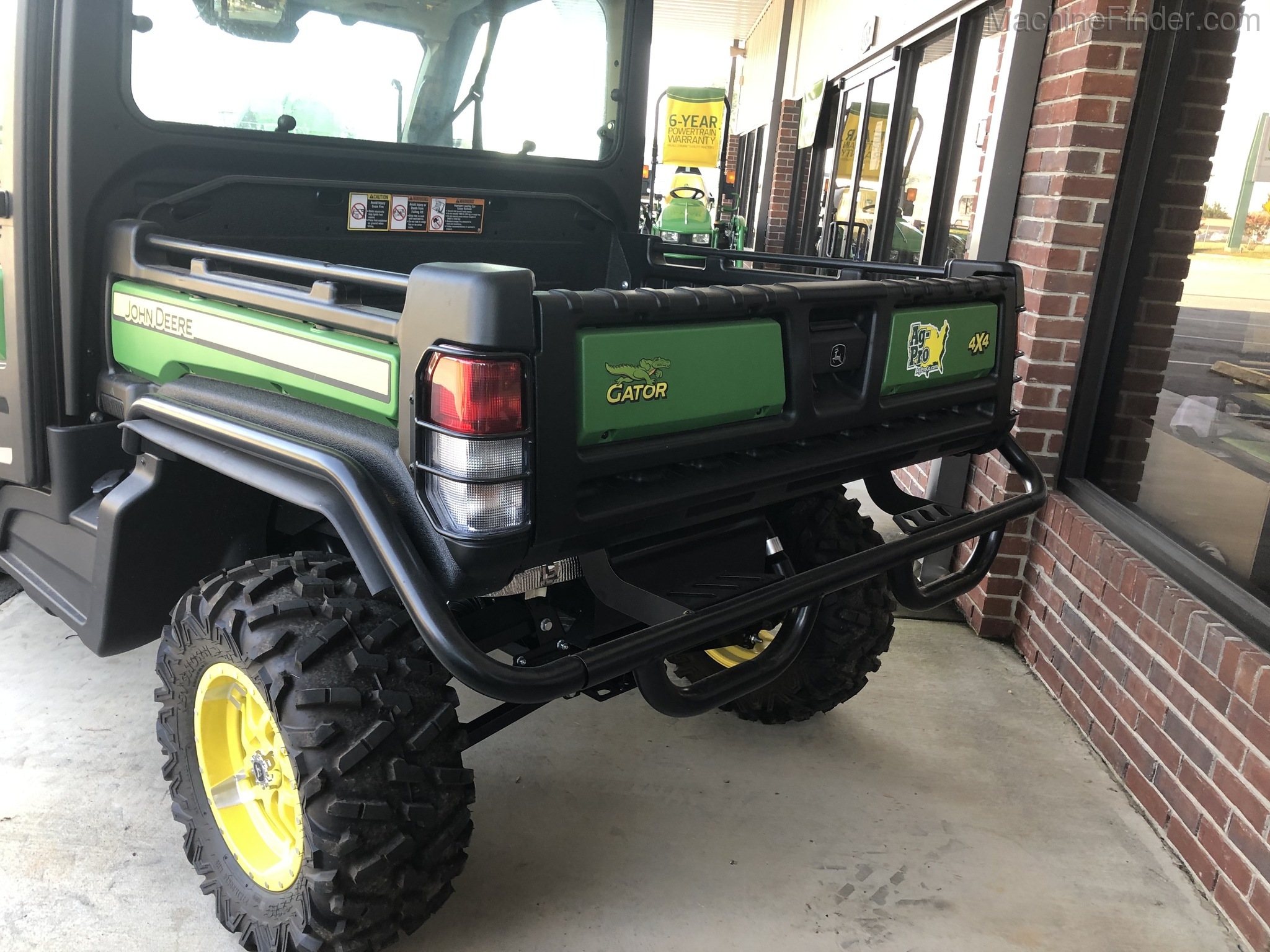 2020 John Deere 835R Image 4