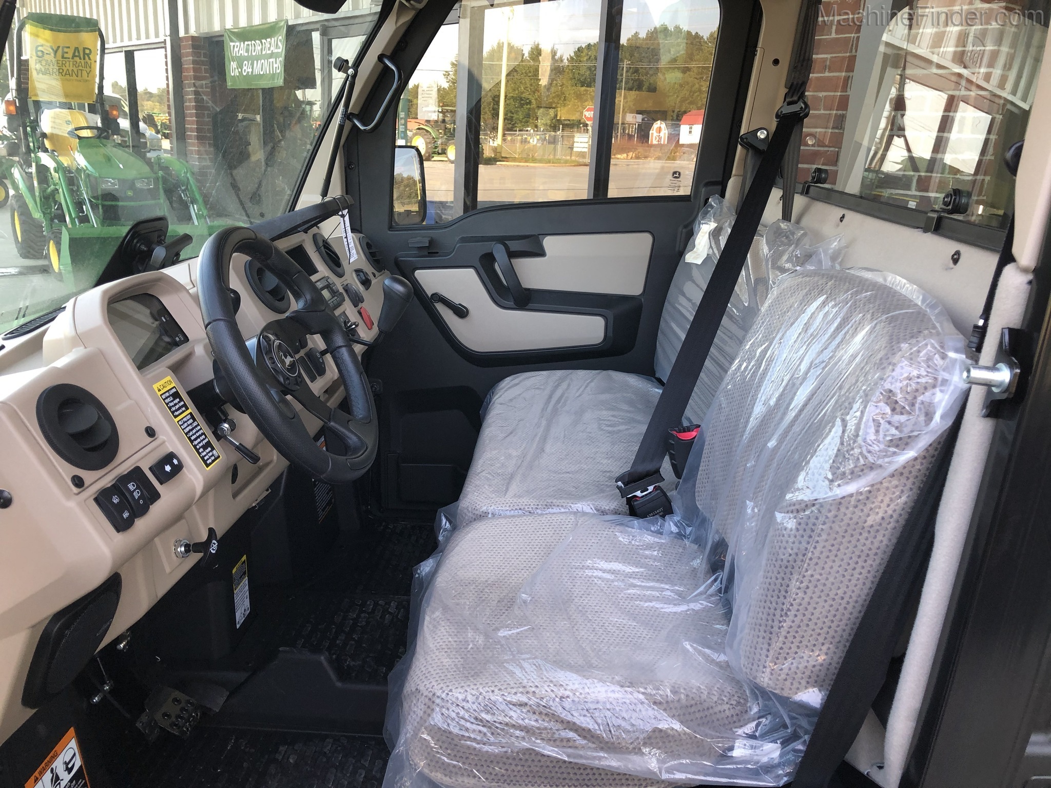 2020 John Deere 835R Image 6