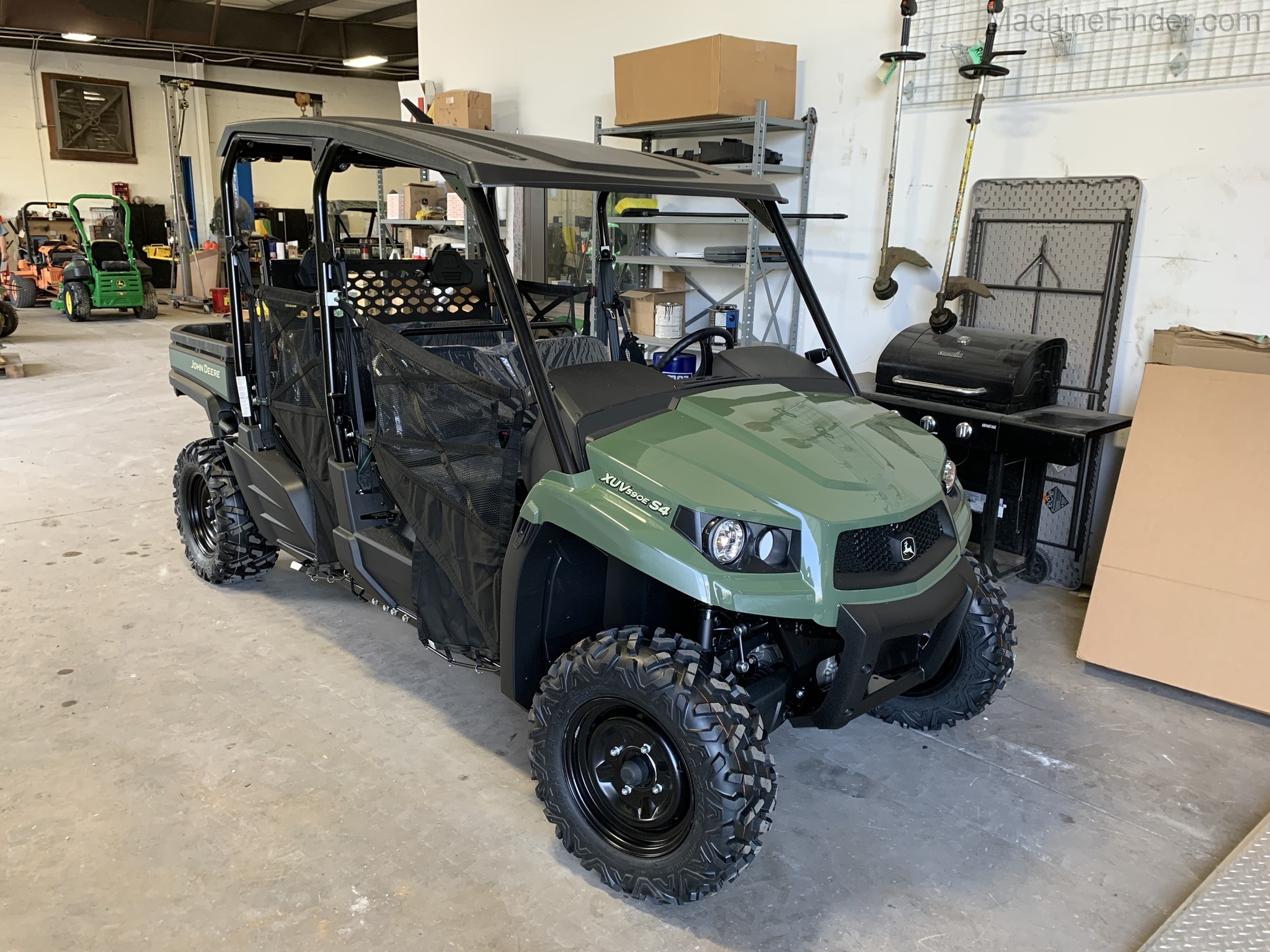 2021 John Deere 590E Image 2