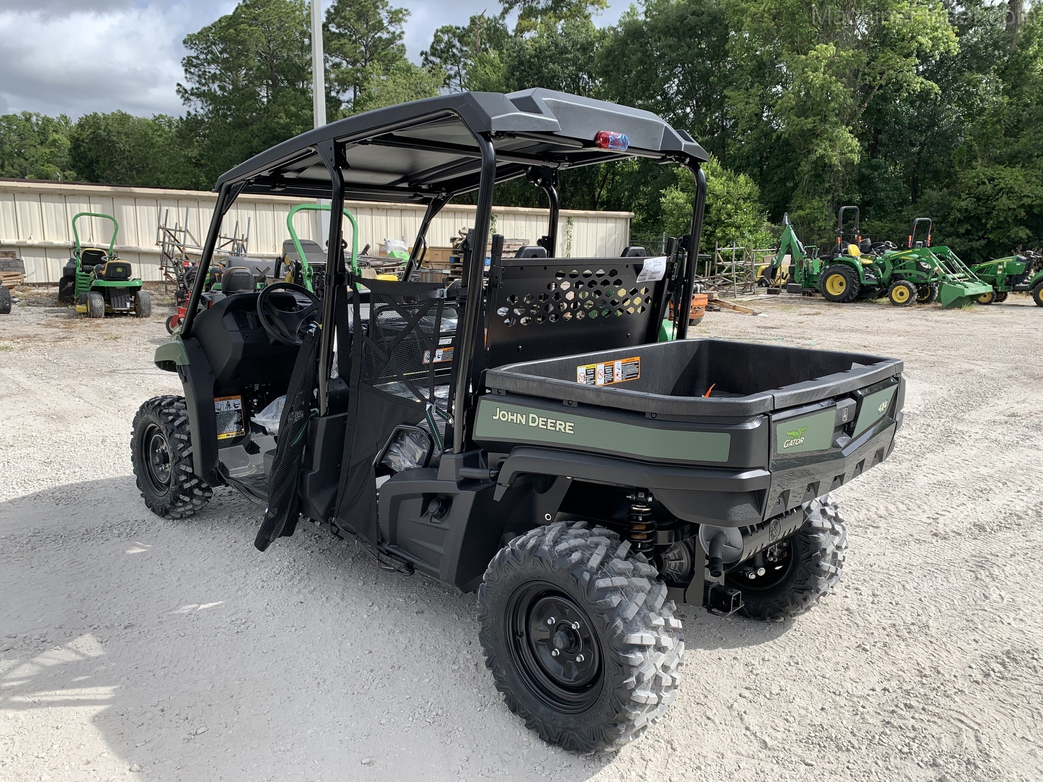 2021 John Deere 590E Image 5