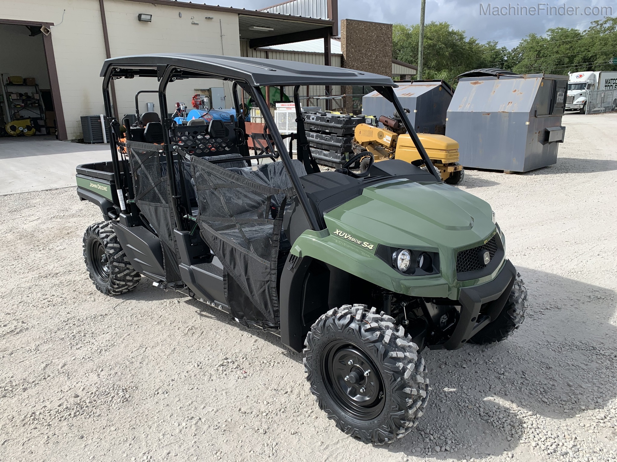 2021 John Deere 590E Image 3