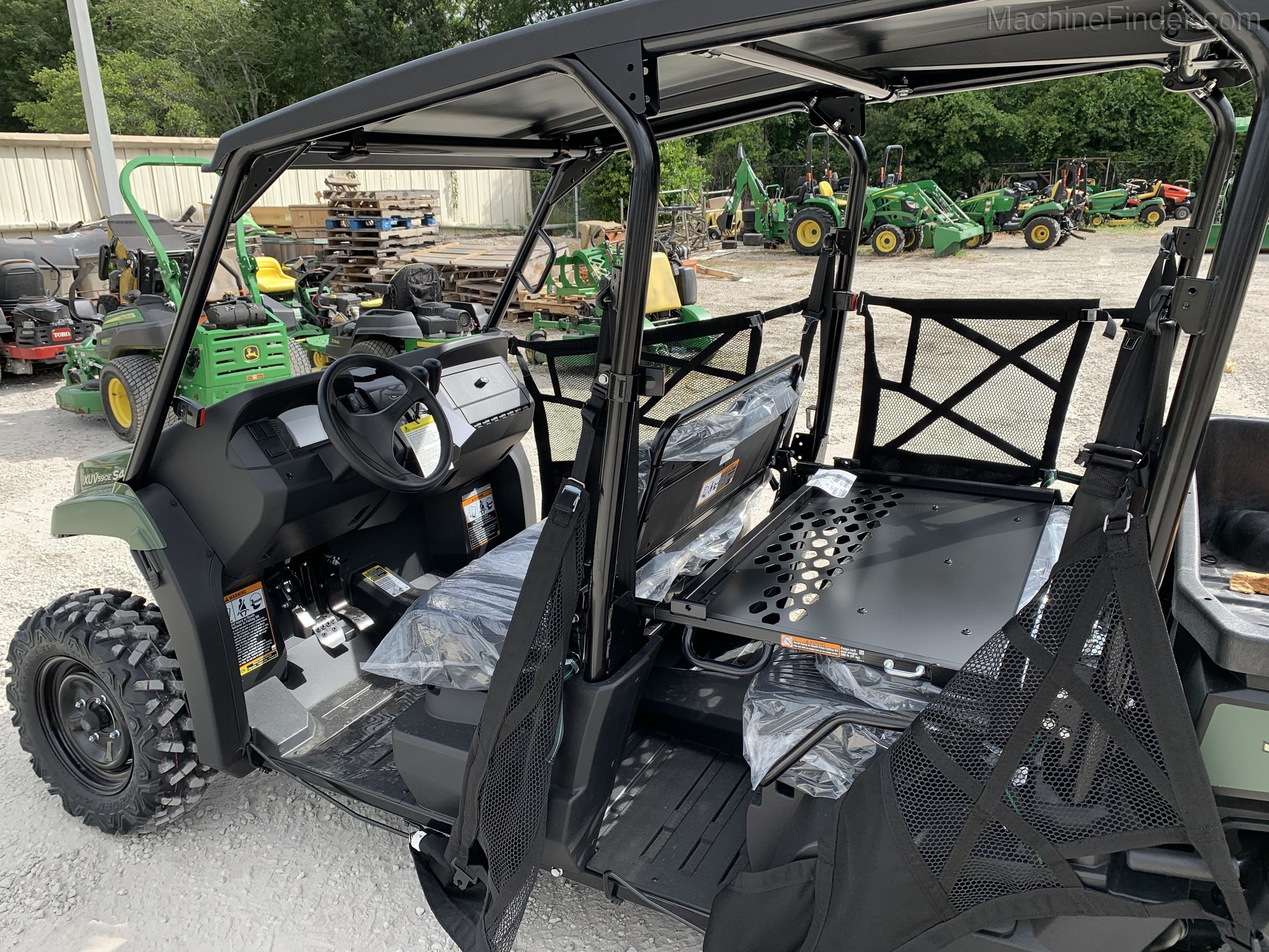 2021 John Deere 590E Image 8