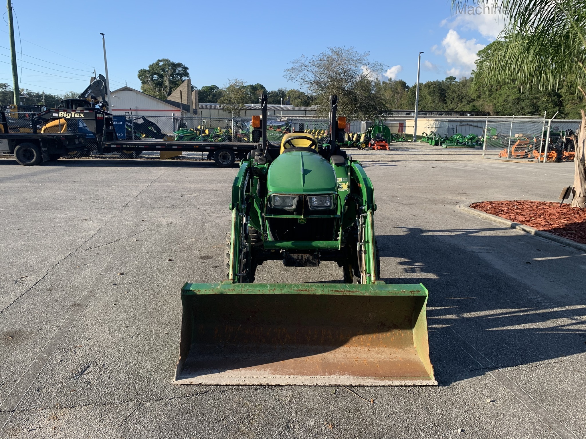 2018 John Deere 3025E Image 3