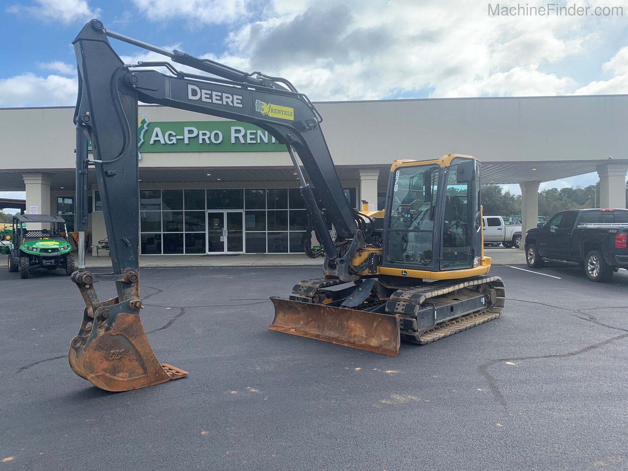 2017 John Deere 85G Image 1