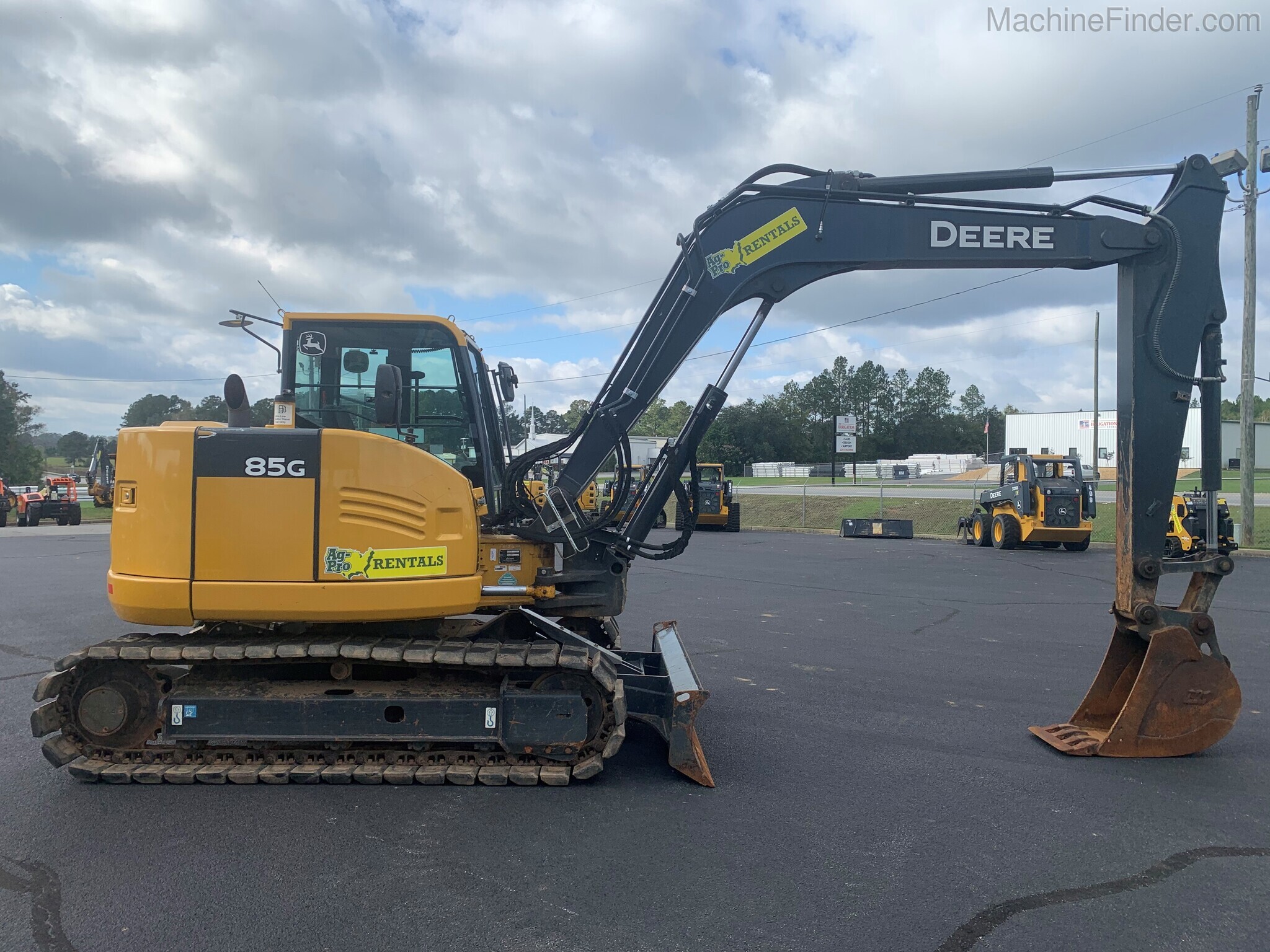 2017 John Deere 85G Image 6