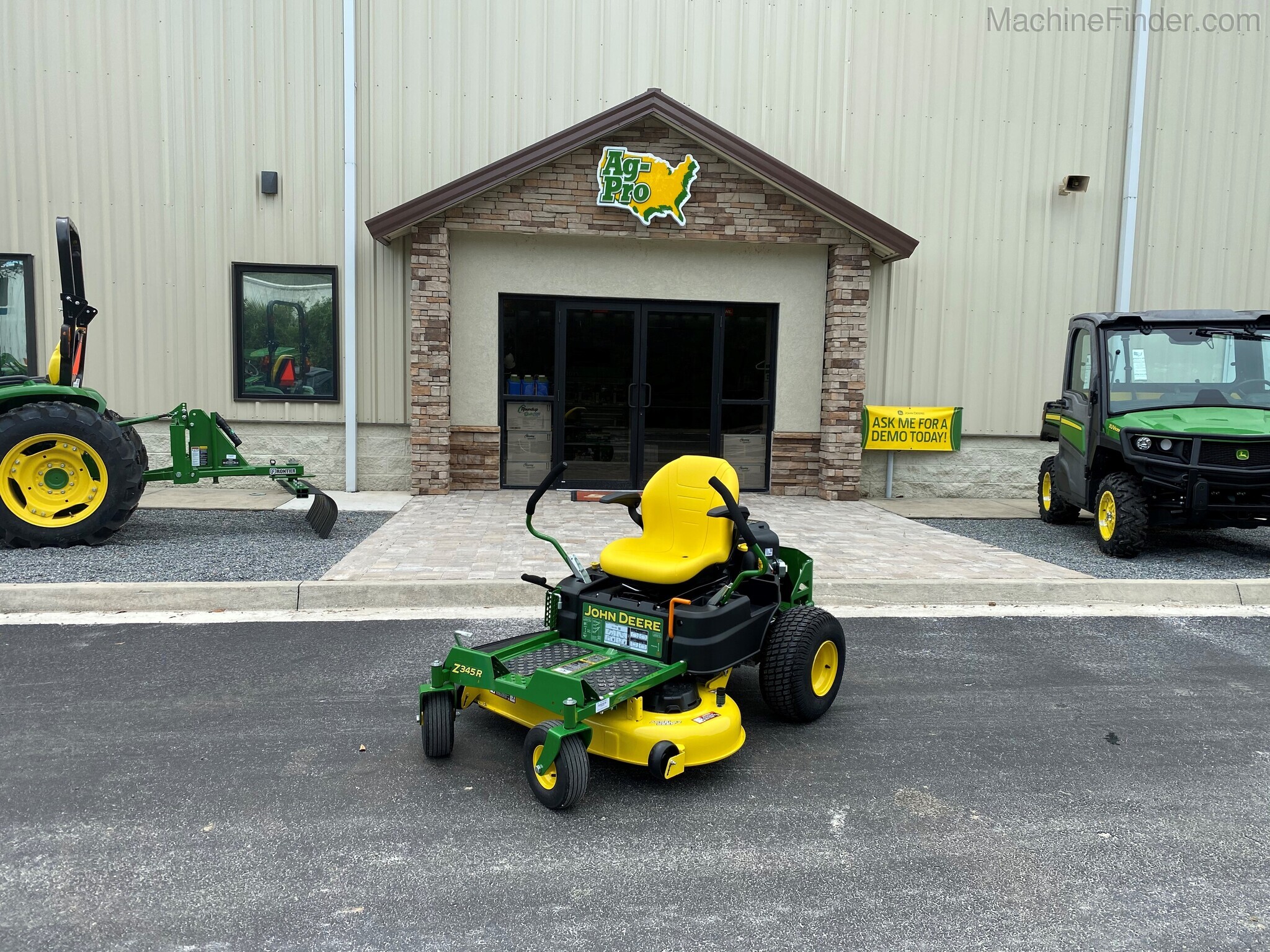 2021 John Deere Z345R Image 1
