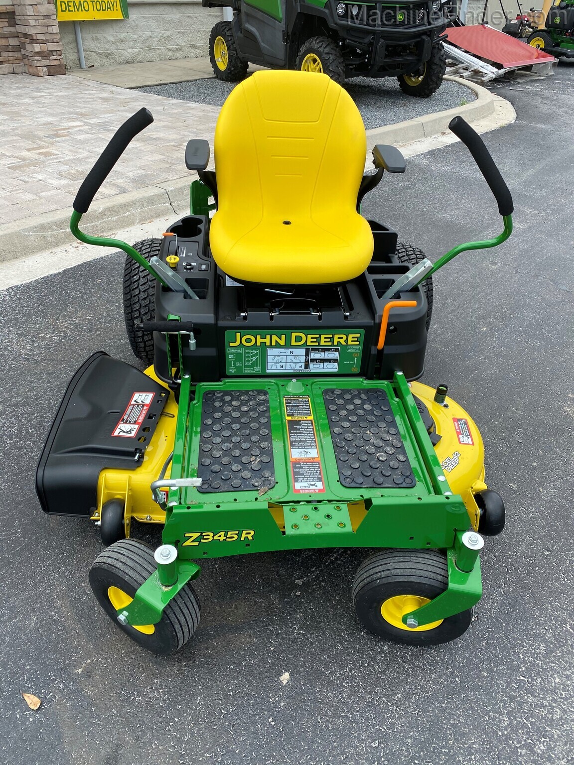 2021 John Deere Z345R Image 6