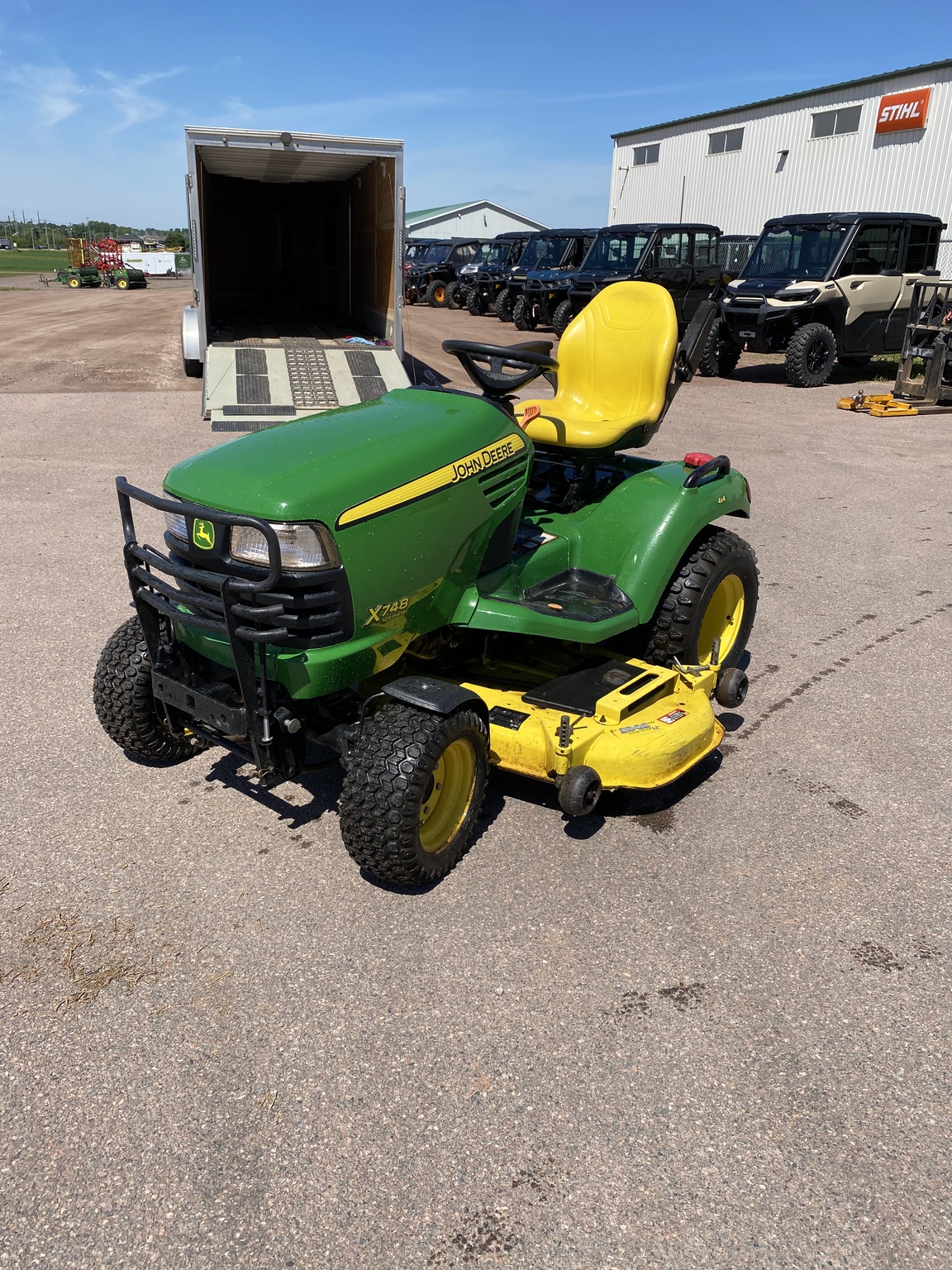2011 John Deere X748 Image 1
