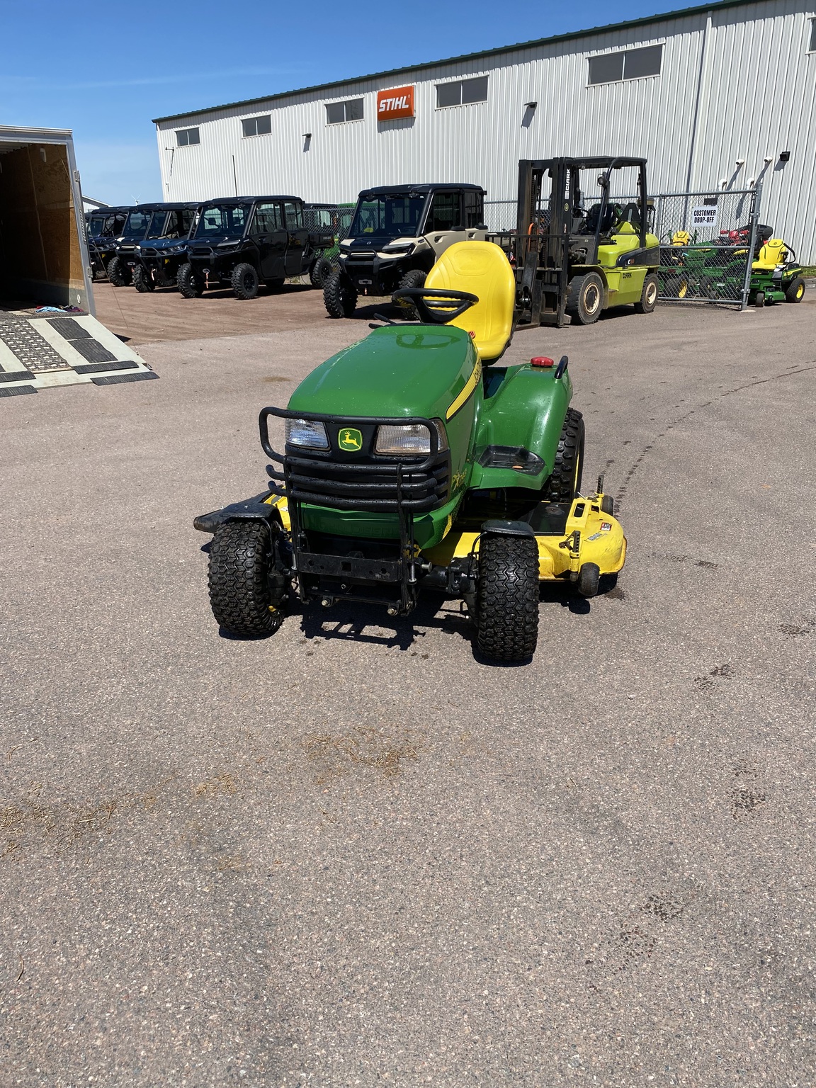 2011 John Deere X748 Image 9