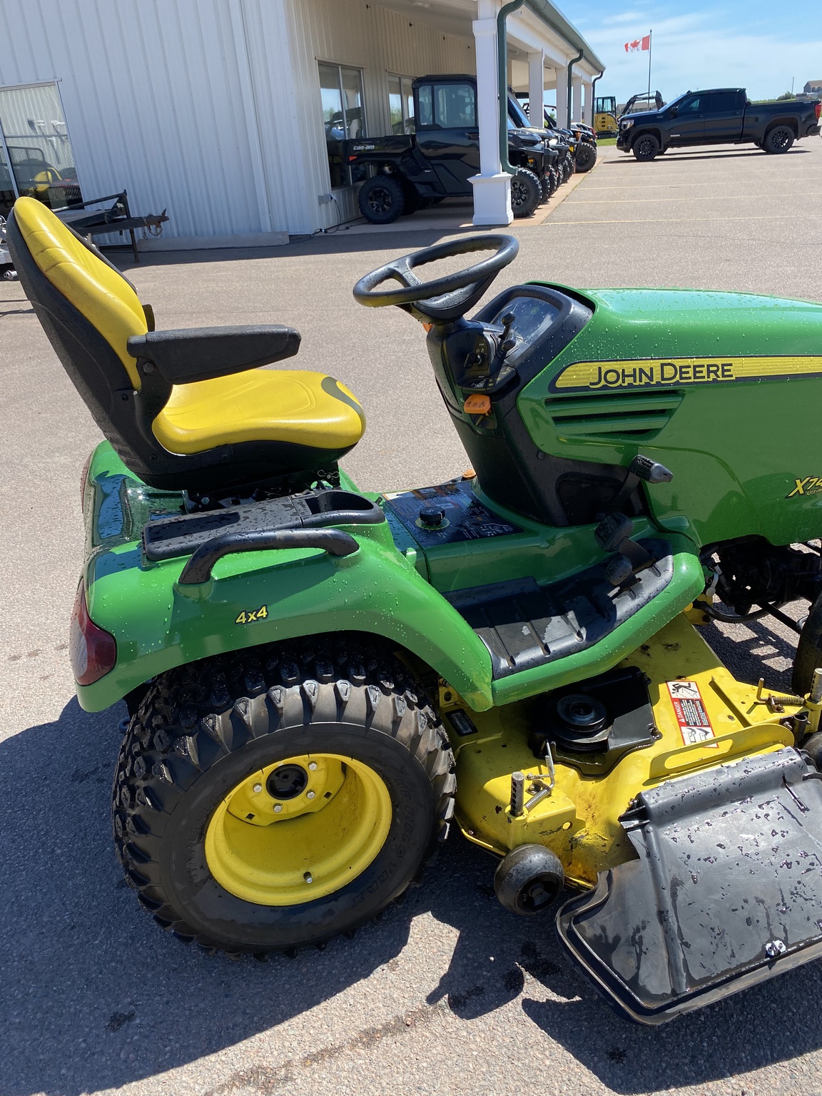 2011 John Deere X748 Image 4