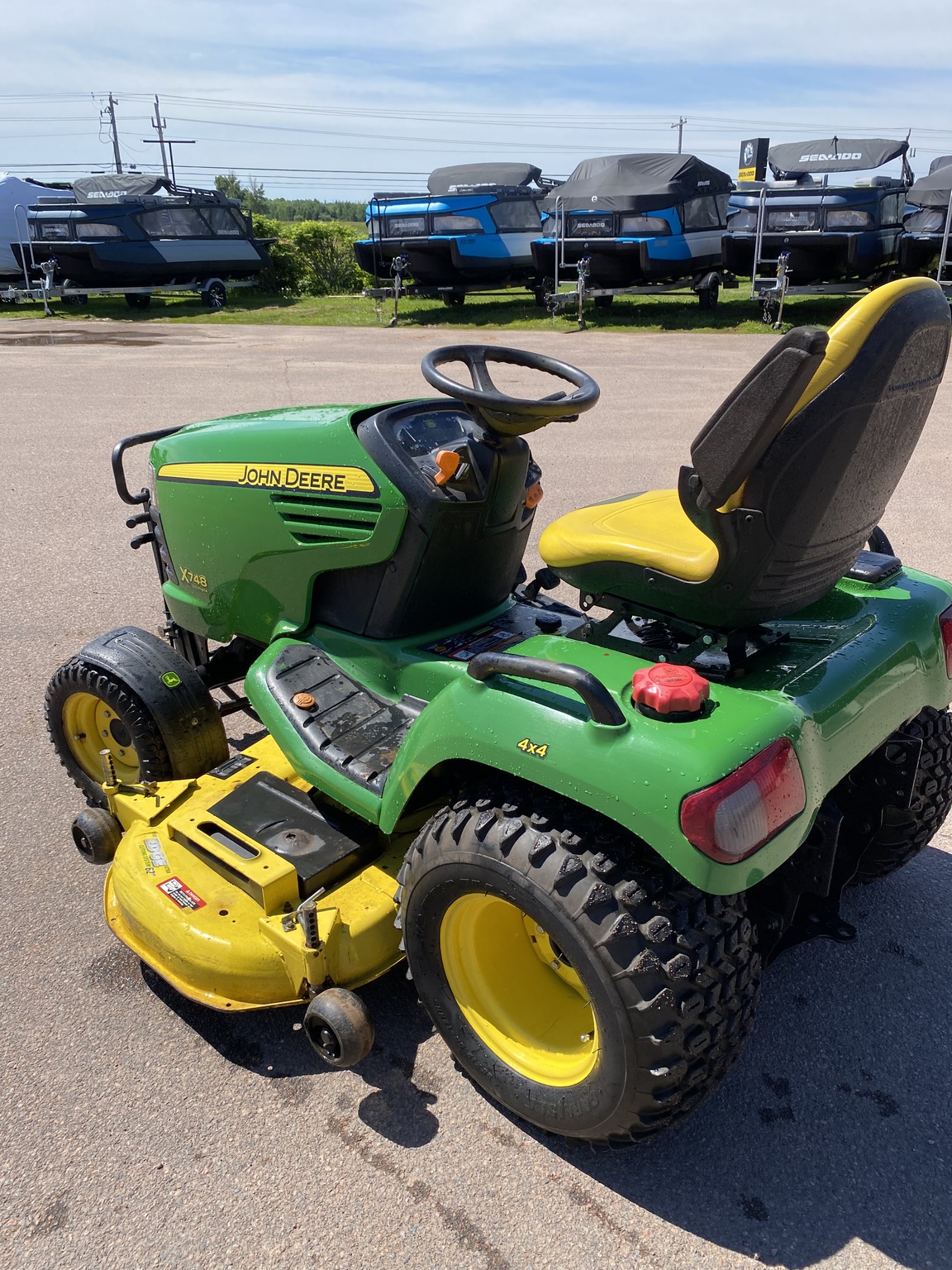 2011 John Deere X748 Image 2