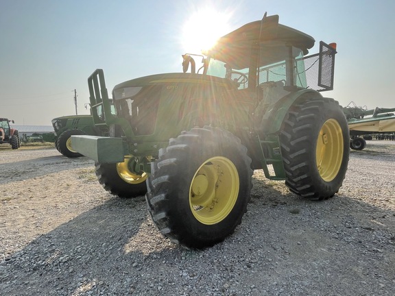 2013 John Deere 6115D Image 3