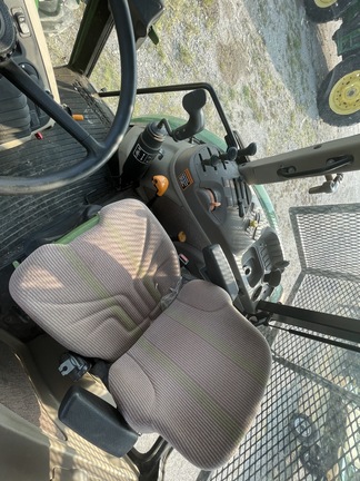 2013 John Deere 6115D Image 10