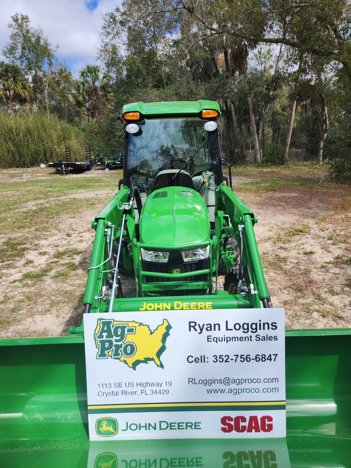 2023 John Deere 4052R Image 2