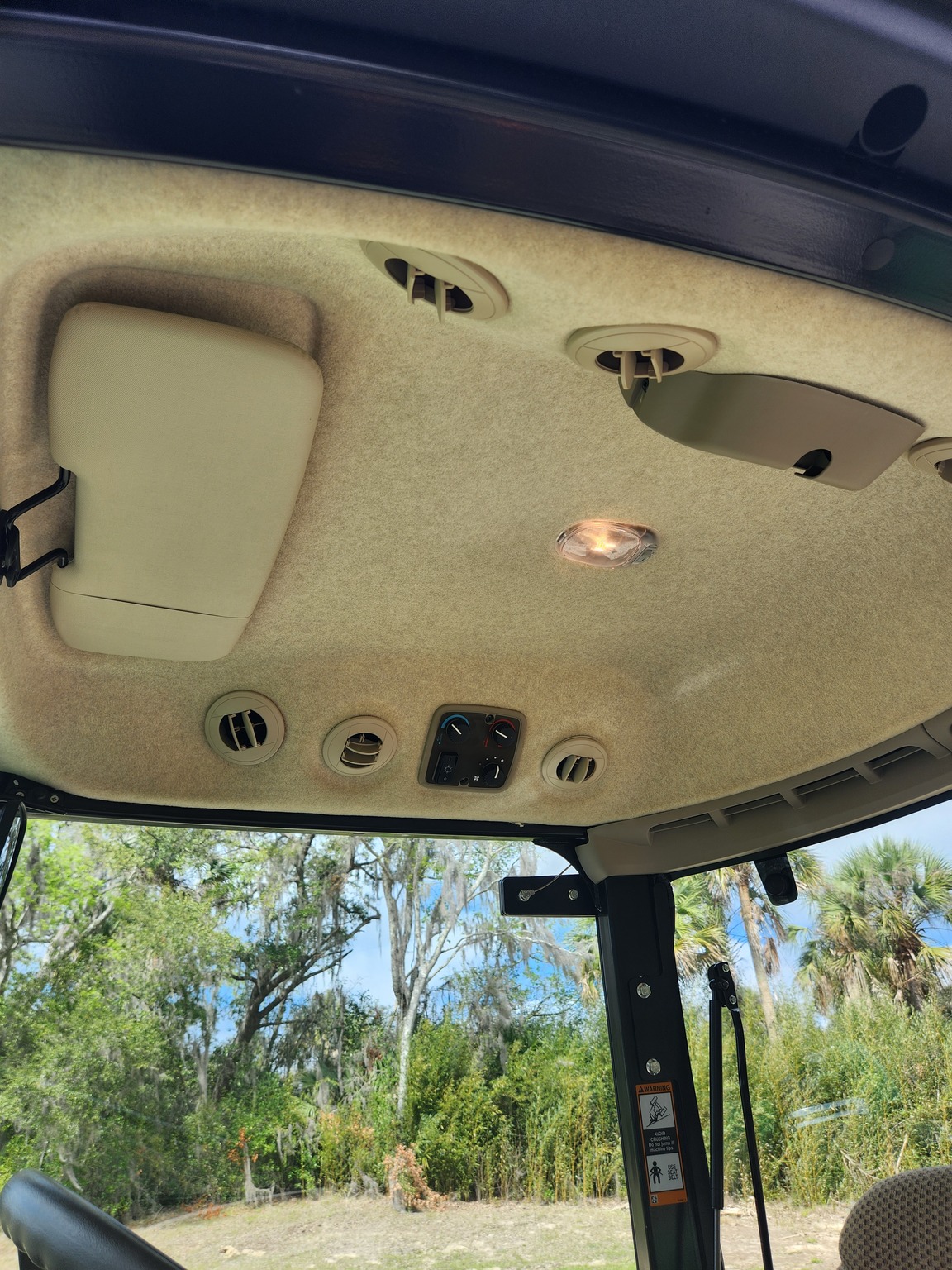 2023 John Deere 4052R Image 5