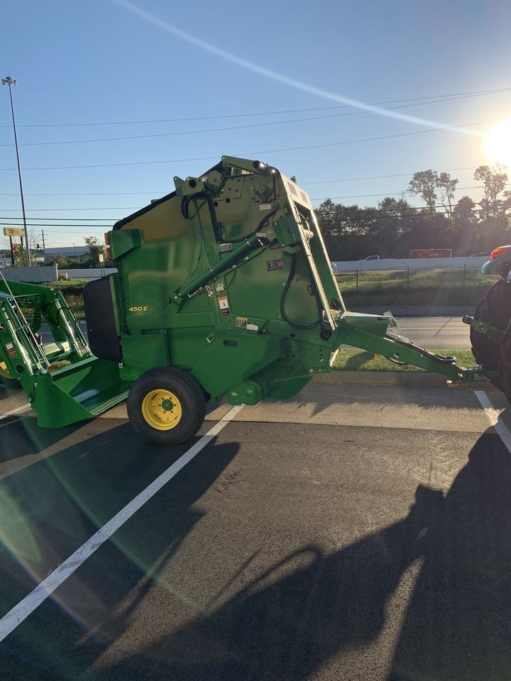 2022 John Deere 450E Image 4