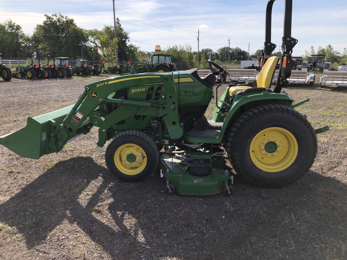 2022 John Deere 3033R Image 1