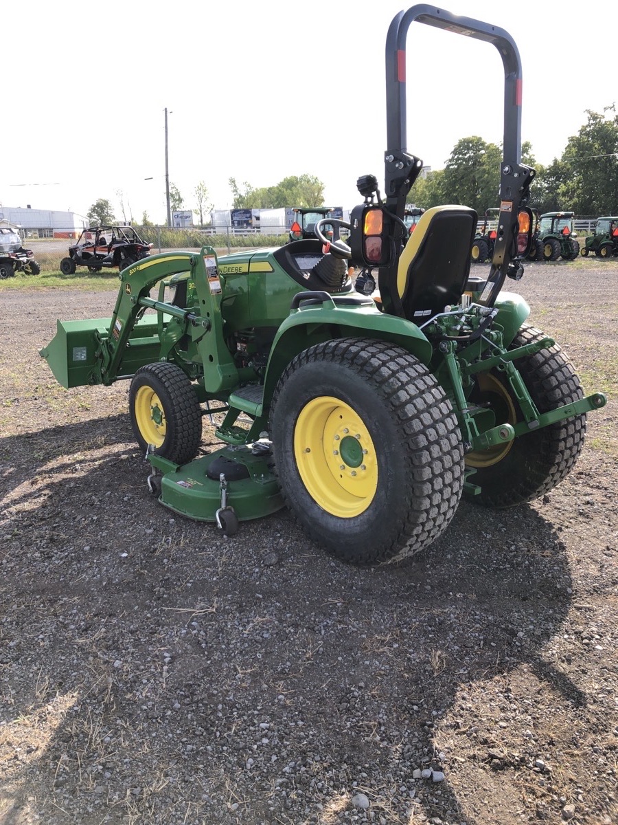 2022 John Deere 3033R Image 6