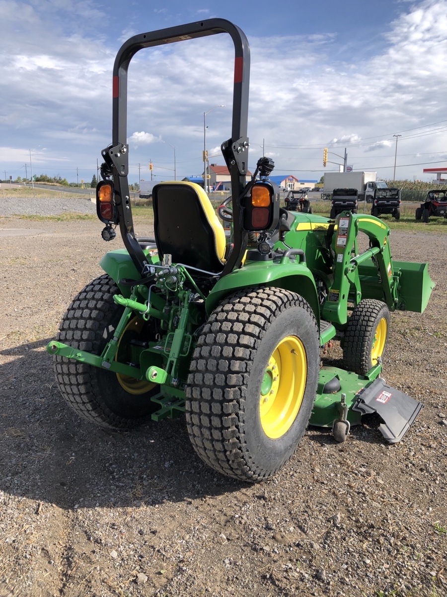 2022 John Deere 3033R Image 7