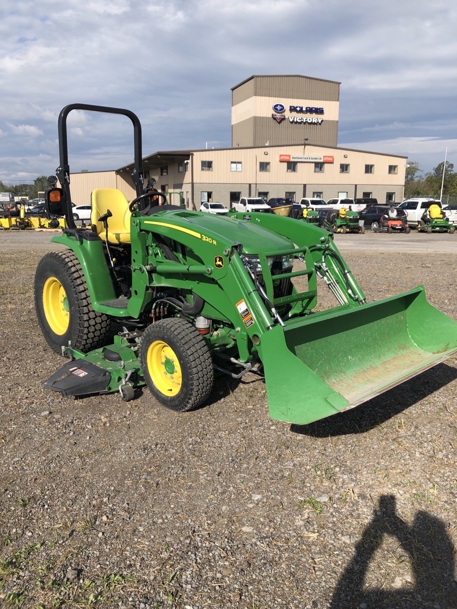 2022 John Deere 3033R Image 8