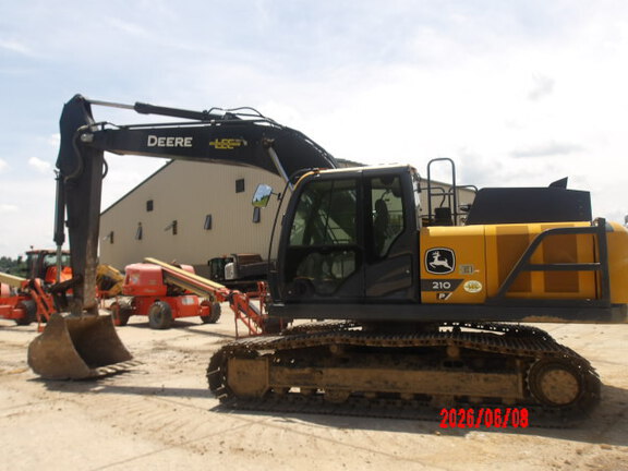 Photo of a 2023 John Deere 210P