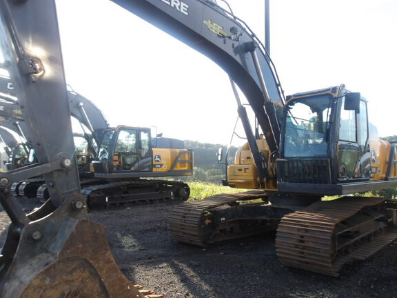 2023 John Deere 210P