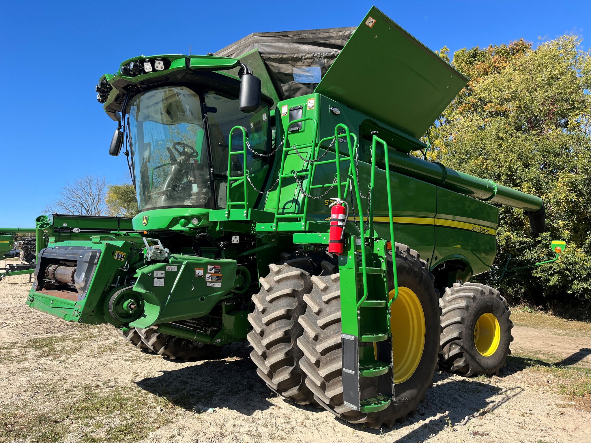  2022 John Deere S780 at Heritage Tractor in Rockport, IL