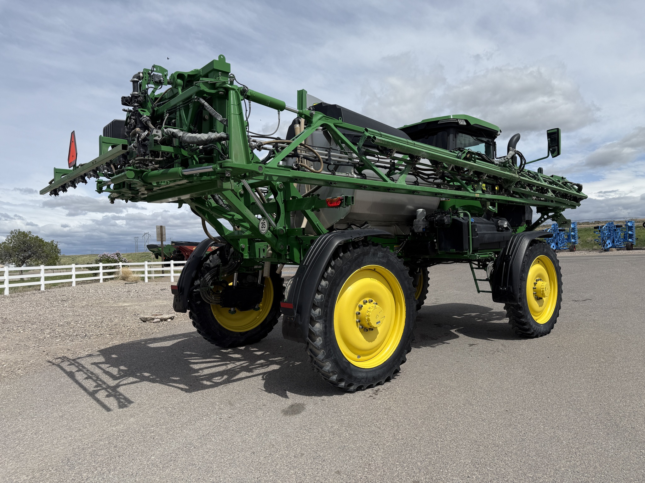 2022 John Deere 412R Image 5