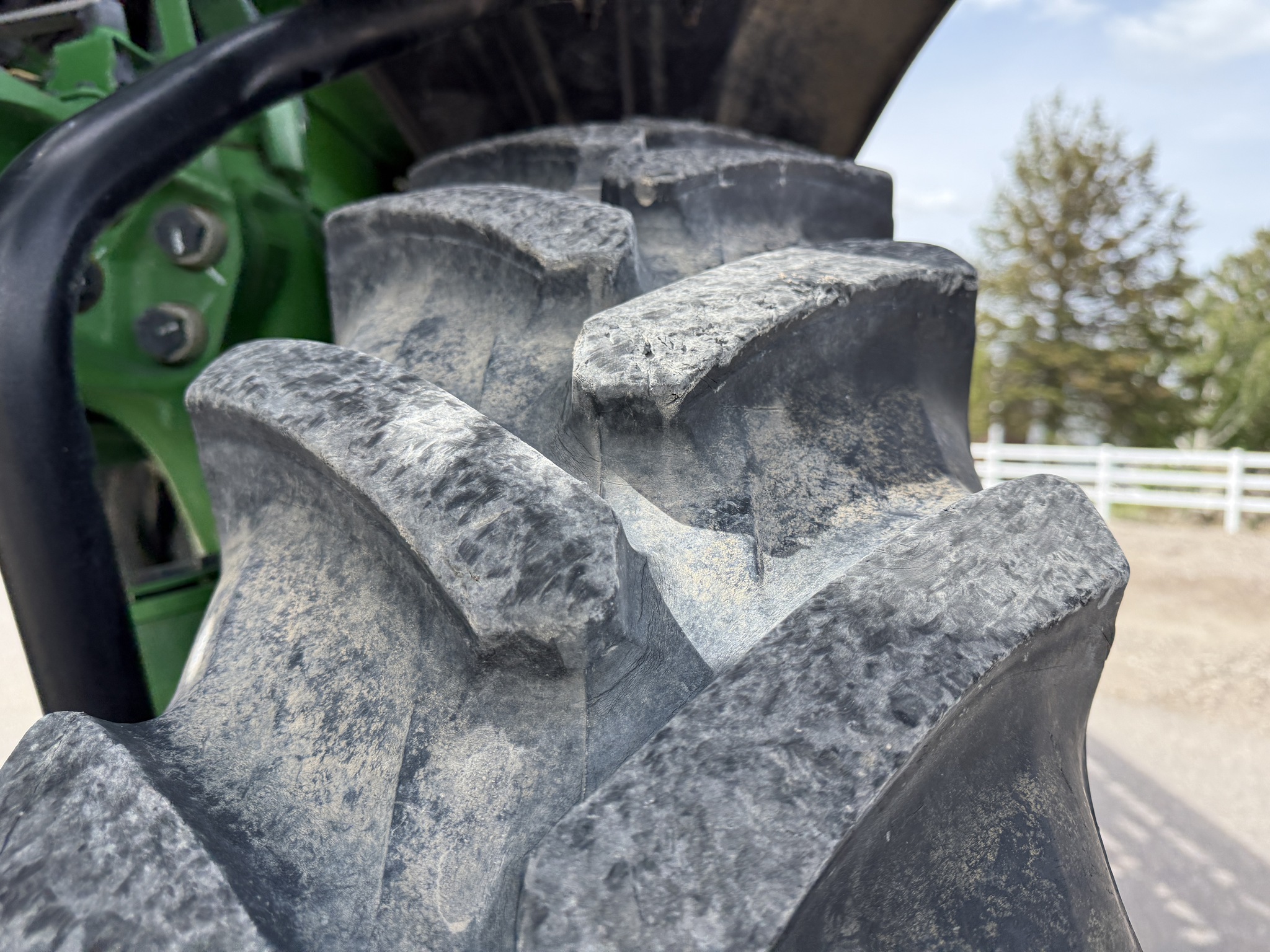 2022 John Deere 412R Image 23