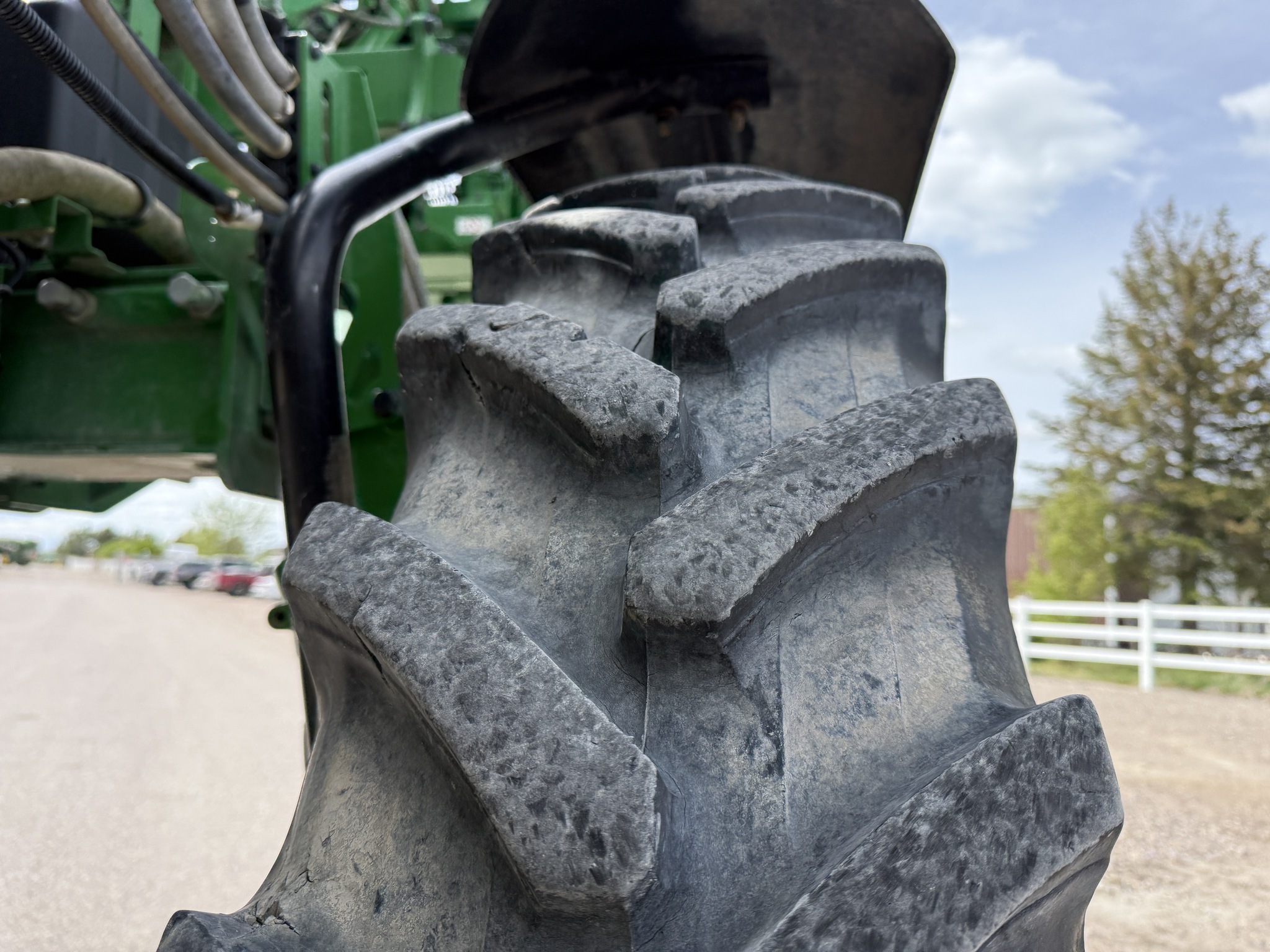 2022 John Deere 412R Image 32