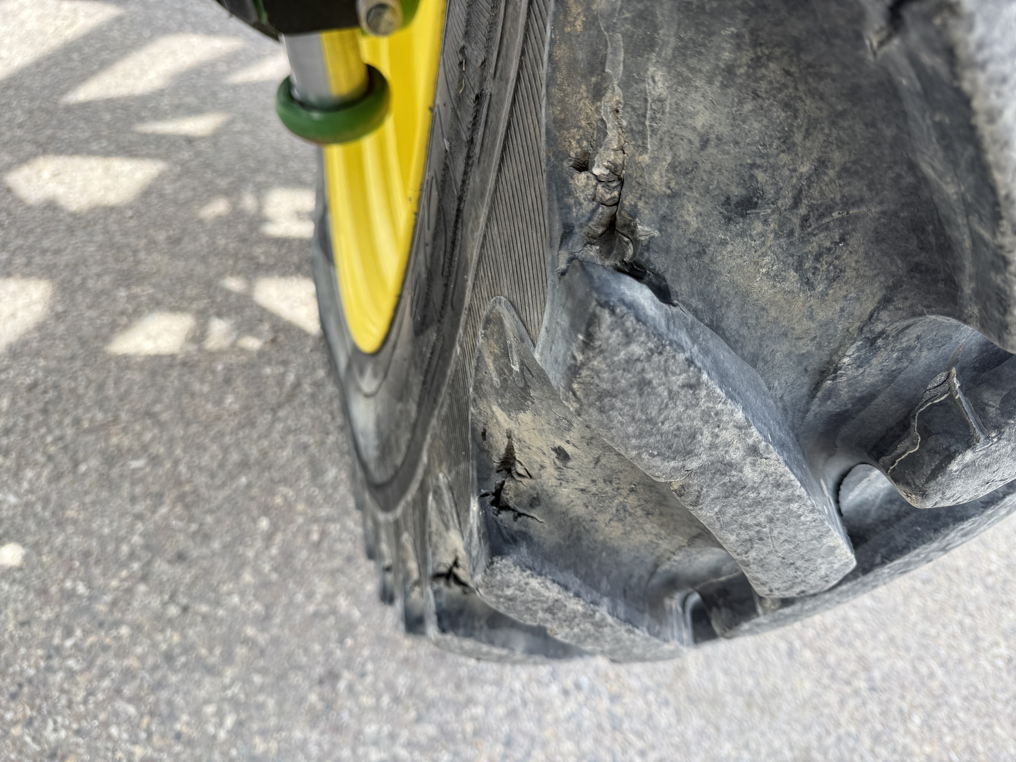 2022 John Deere 412R Image 44
