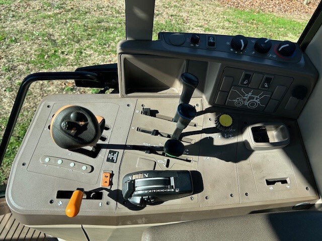 2008 John Deere 7130 Image 10