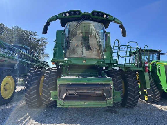 2023 John Deere S790