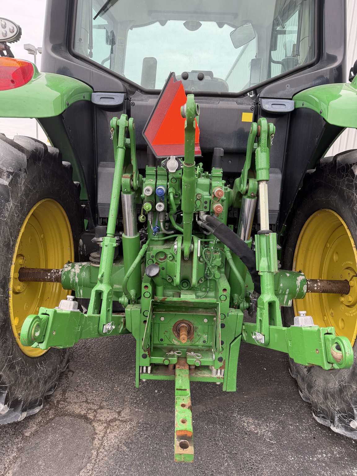 2022 John Deere 6120M Image 6