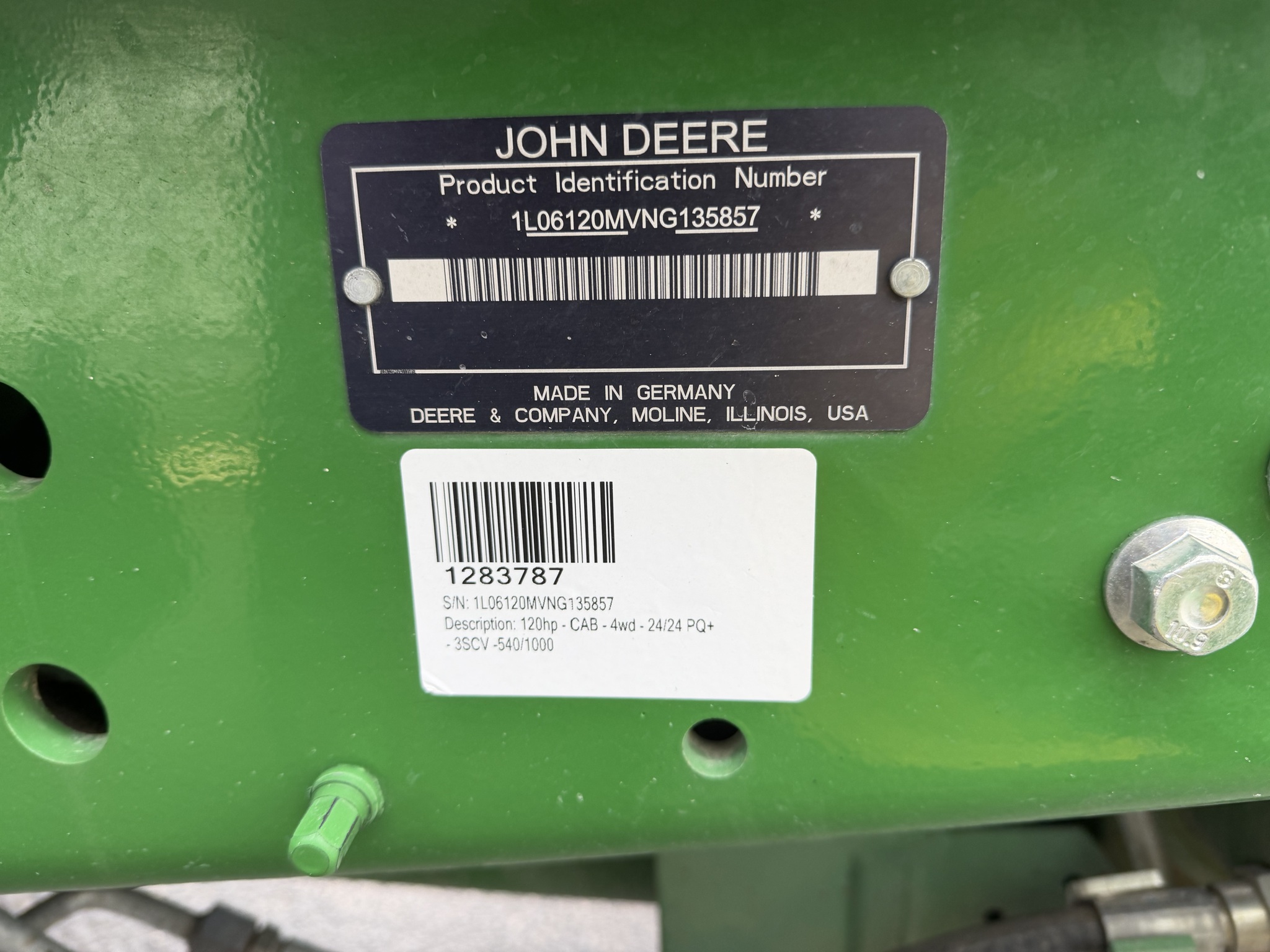 2022 John Deere 6120M Image 11