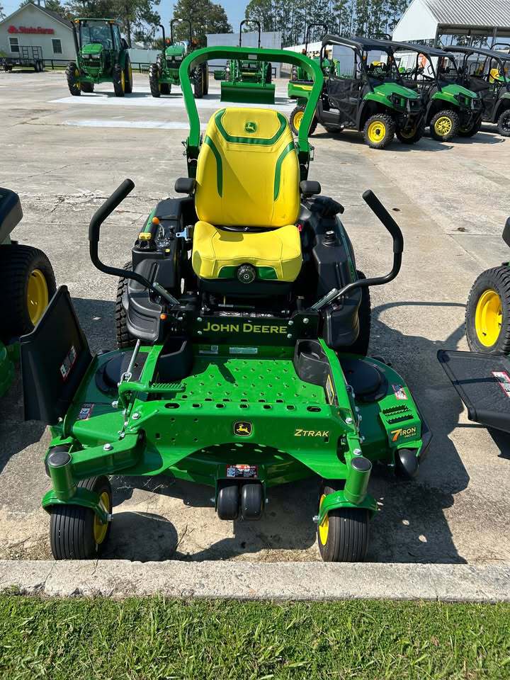 2025 John Deere Z930M Image 2