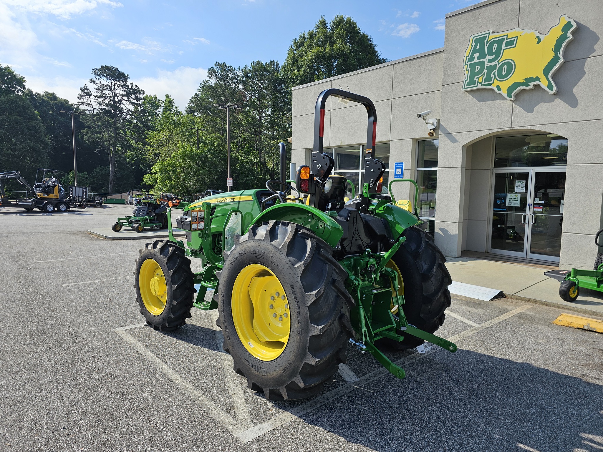 2024 John Deere 5075E Image 3