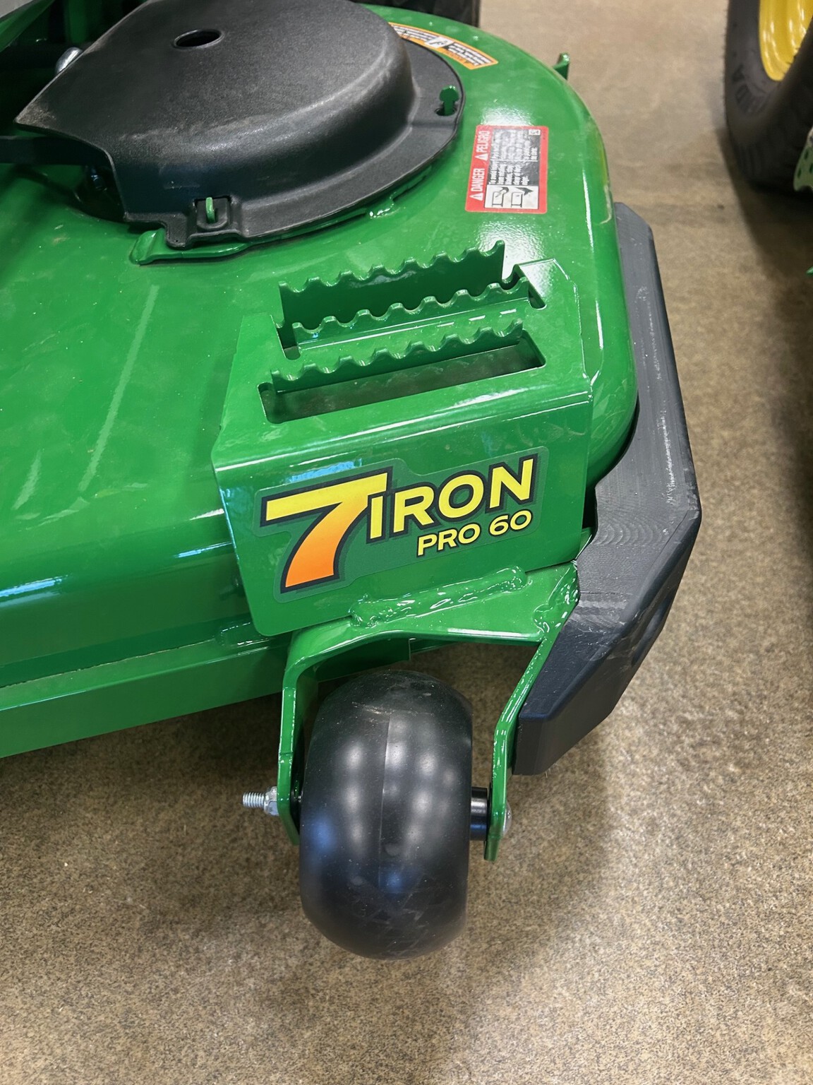 2025 John Deere Z960M Image 4