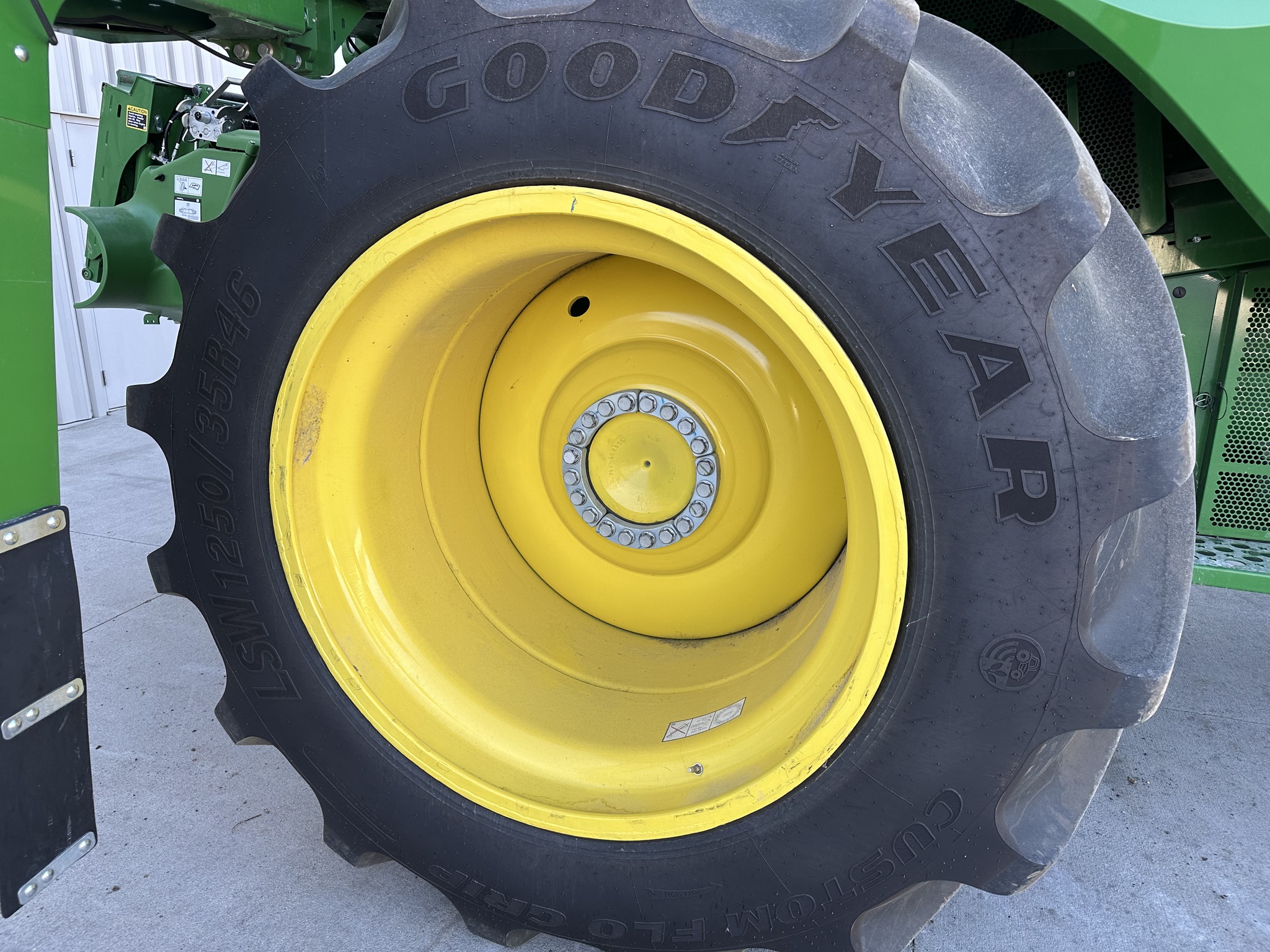 2024 John Deere S780 Image 8