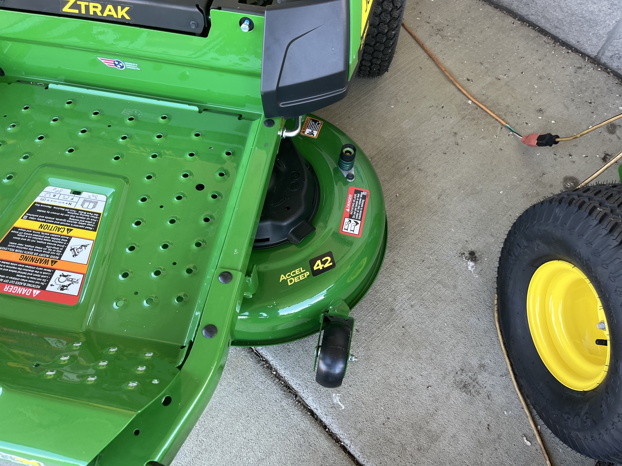 2025 John Deere Z315E Image 7
