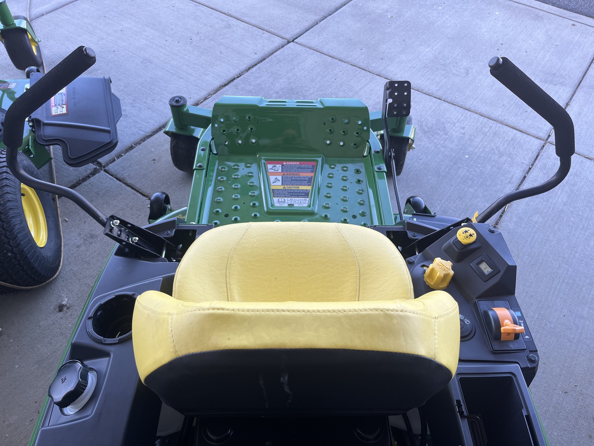 2025 John Deere Z315E Image 5